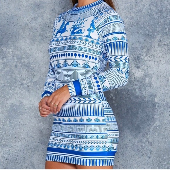 Black Milk Olympus Long Sleeve Sweater Dress Medusa size Large - Picture 6 of 10